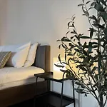 Bright Spacious Rental Unit Silom