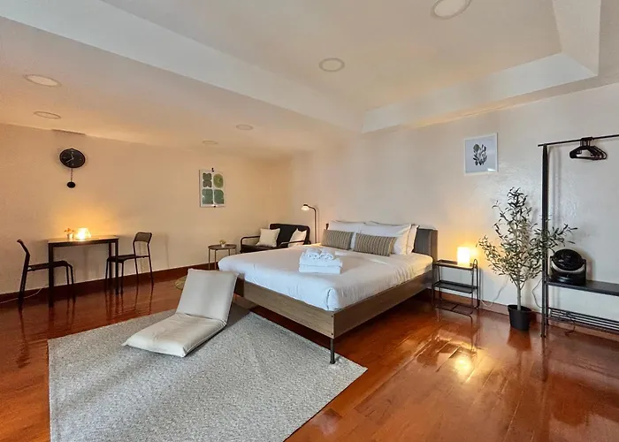 Bright Spacious Rental Unit Silom